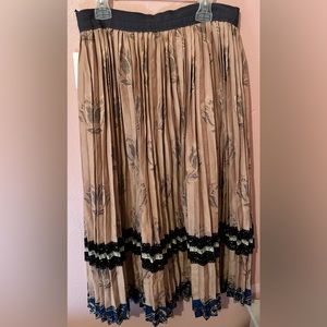 Tulip Print A-Line Pleated Coach Skirt- Coach